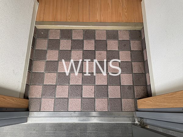 玄関　※別部屋参考写真です。