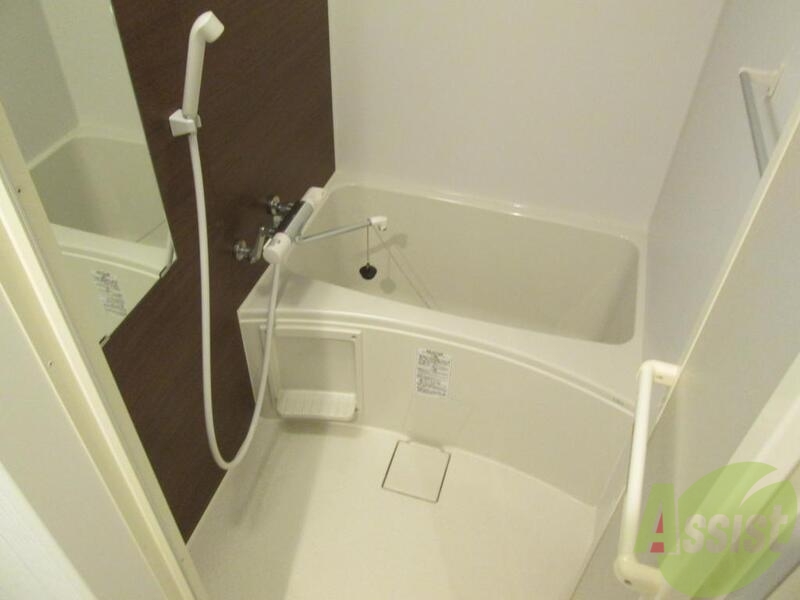 バス・シャワールーム　スッキリ綺麗なお風呂は嬉しいですね。