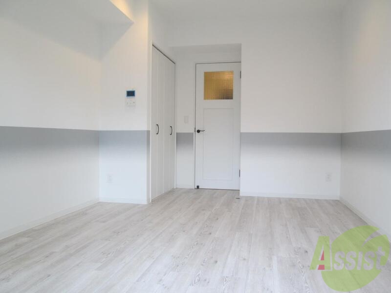 居室・リビング　広々してあかるいお部屋です。