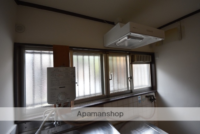 病院　三愛クリニック（病院）まで647m