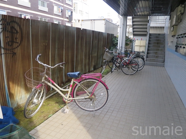 その他共有部分　駐輪場です♪