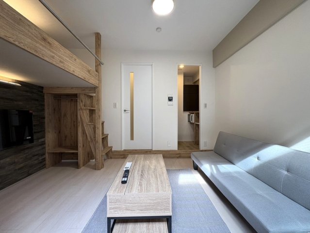 居室・リビング　こちらの家具付きです