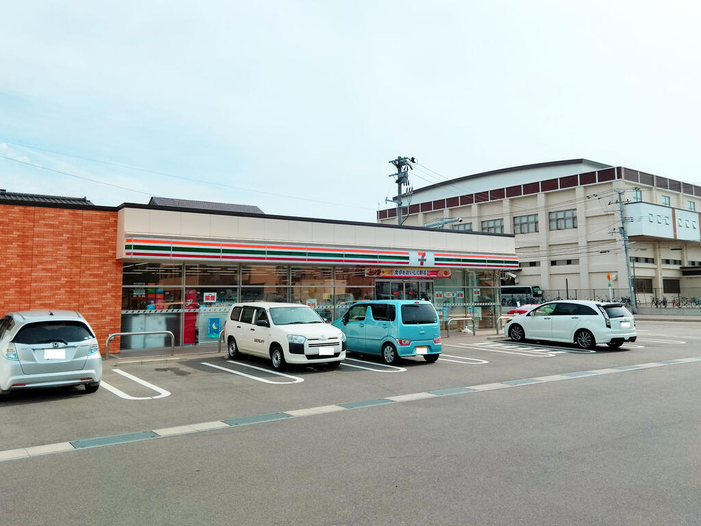 コンビニ　セブンイレブン新潟白山浦2丁目店（コンビニ）まで869m