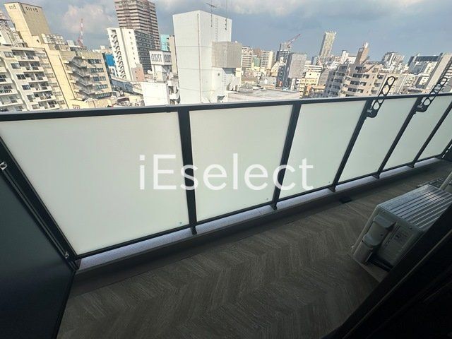 バルコニー　洗濯物も干せますね。