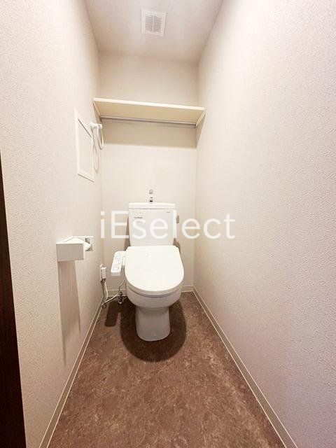 トイレ　温水洗浄便座付きのトイレ