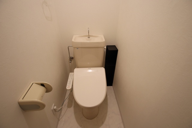 トイレ　※別号室の参考写真の為、現状優先です。