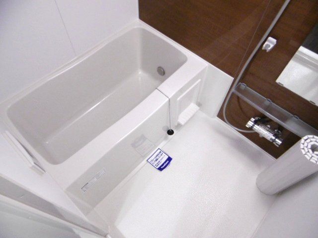 バス・シャワールーム　バスルームです。