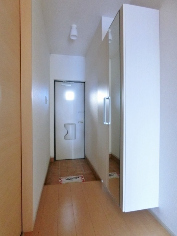 玄関　図面と現状に相違がある場合には現状を優先