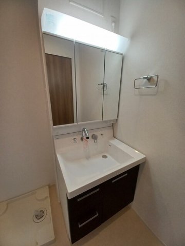 洗面設備　スペースが確保できる洗面所です