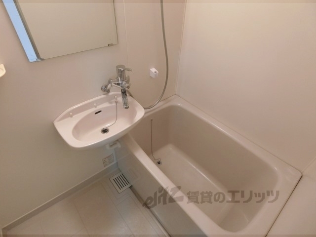 バス・シャワールーム　バス