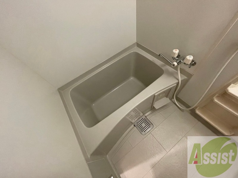 バス・シャワールーム　ユニットバスです。疲れを癒すのに欠かせませんね！