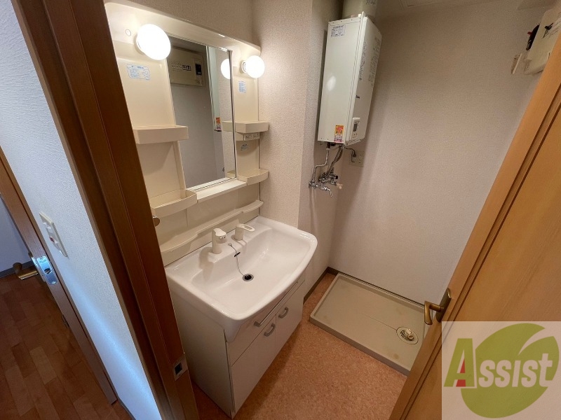 洗面設備　こちらに洗面台があります。朝の洗顔はこちらで。