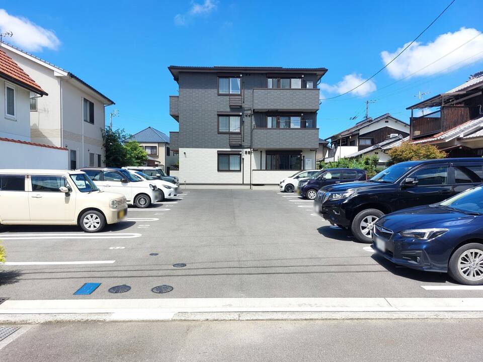 駐車場　駐車場