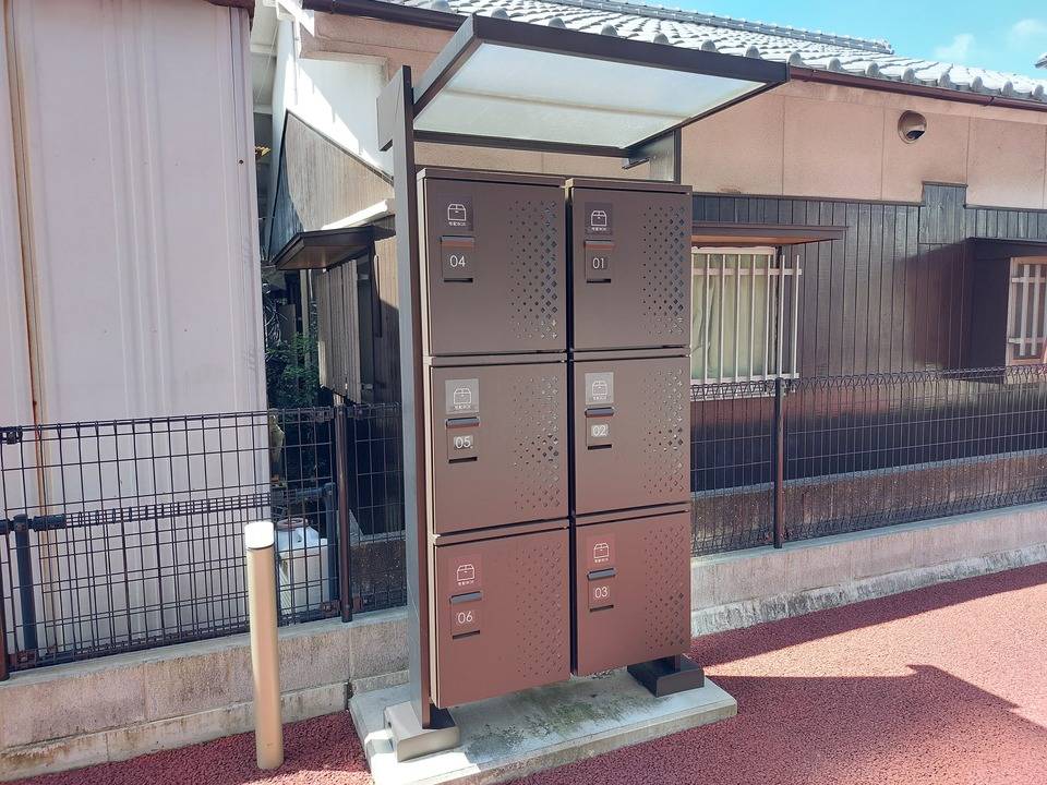 エントランス　宅配ボックス
