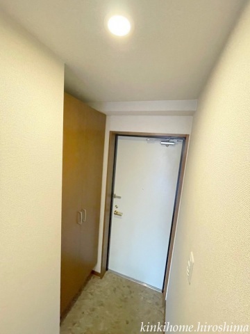 玄関　写真は参考写真です。現況を優先してください。