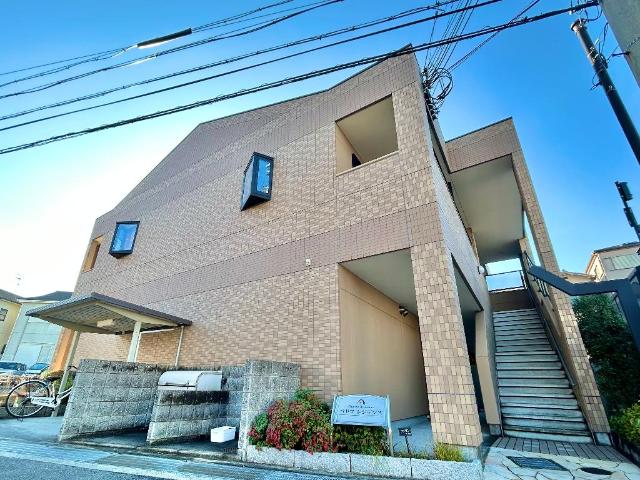 エントランス　外観写真（昼）