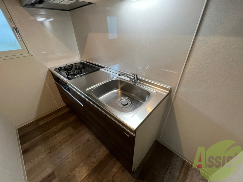 キッチン　システムキッチン完備で３口ついているので料理もできます！