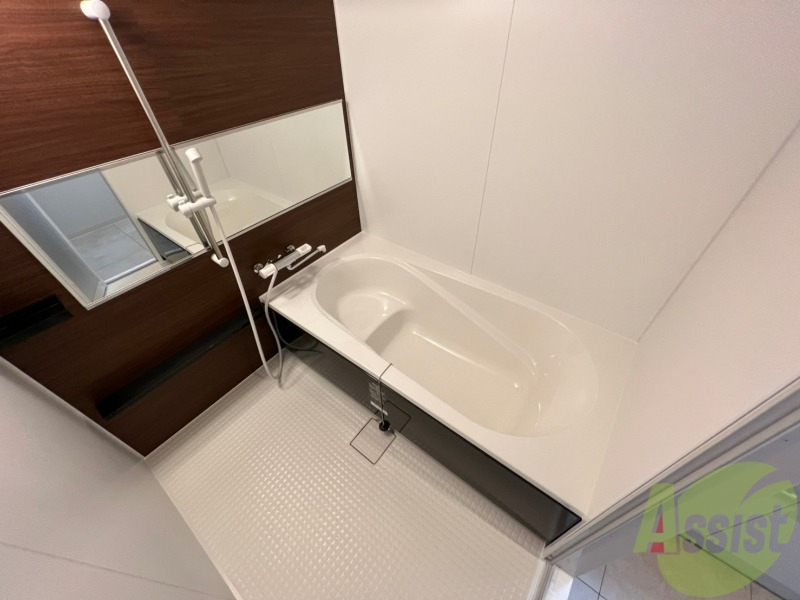 バス・シャワールーム　お風呂になります。一日の疲れを癒してくださいね。