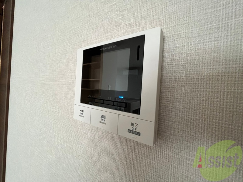 セキュリティ　ＴＶモニター付インターホンです。来客者の顔が見えるので安心！