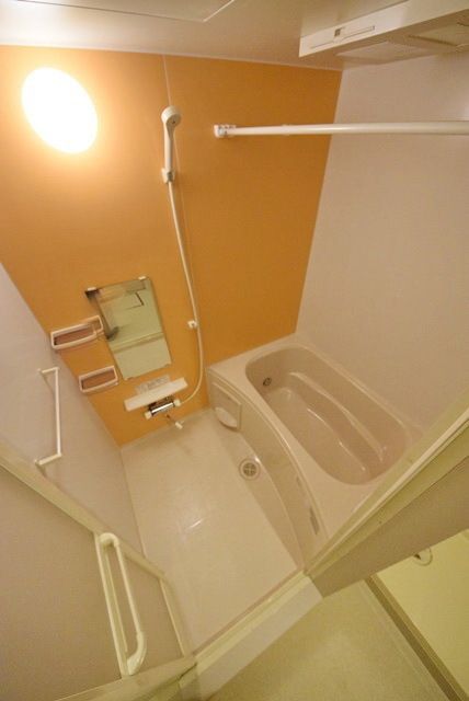 バス・シャワールーム　★追い焚き給湯付きでゆったりバスタイム★