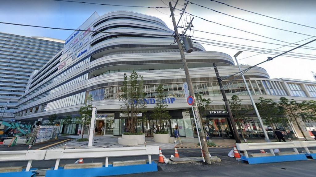 スーパー　ライフグランシップ大船駅前店（スーパー）まで790m