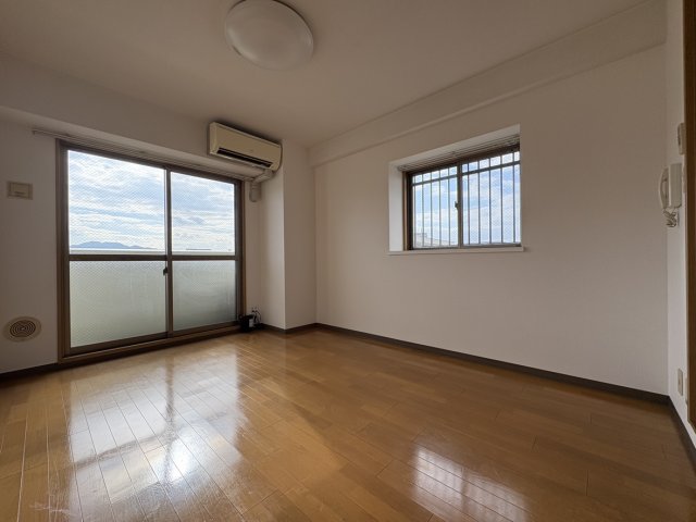 居室・リビング　同物件別号室の写真です。