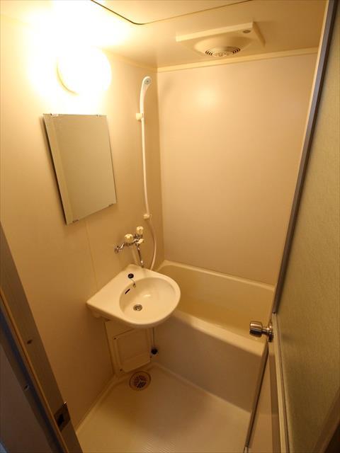 バス・シャワールーム　松山市平和通　平和コーポ　浴室