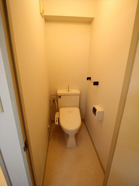 トイレ　松山市平和通　平和コーポ　トイレ