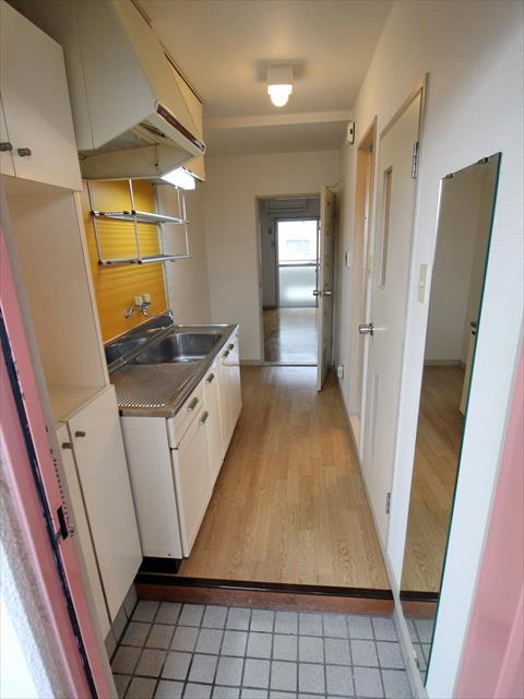 玄関　松山市平和通　平和コーポ　玄関