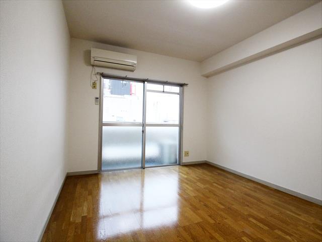 居室・リビング　松山市平和通　平和コーポ　リビング