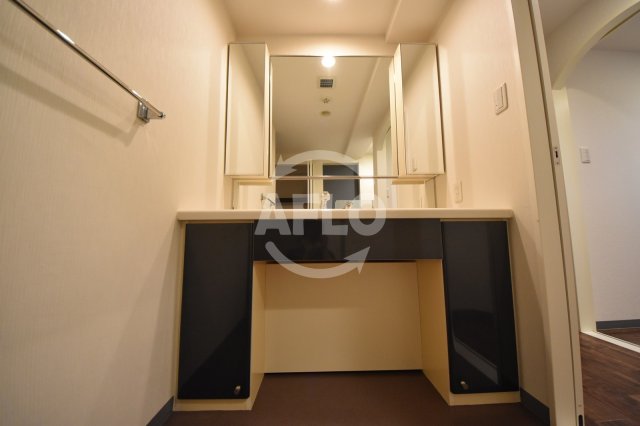 洗面設備　ヴィレッジリバー天神橋　独立洗面台