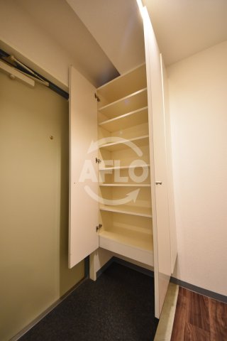 収納　ヴィレッジリバー天神橋　シューズボックス