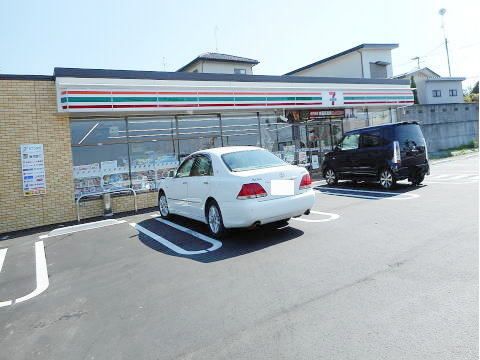 コンビニ　セブンイレブン須賀川南上町店（コンビニ）まで2400m