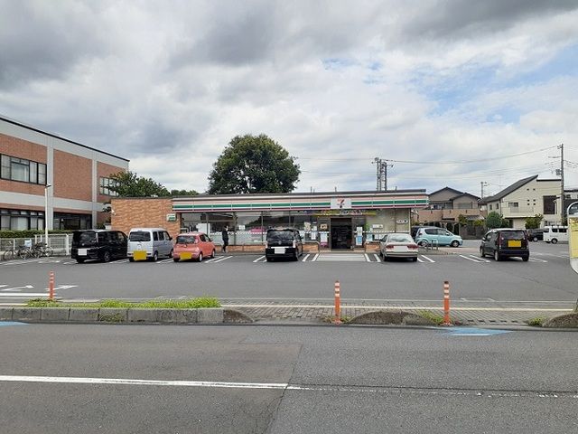 コンビニ　セブン　さいたま春野図書館前店（コンビニ）まで700m