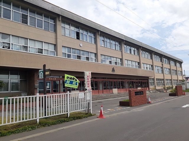 小学校　旭川市立春光小学校（小学校）まで450m