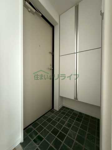 玄関　別階層の参考写真になります。