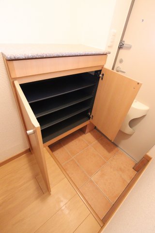 収納　シューズボックス