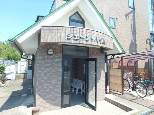 エントランス　ゆとりのあるエントランスです