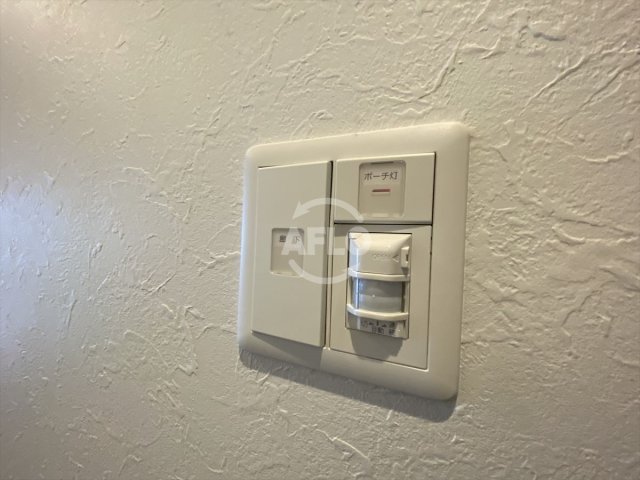 その他　プレジオ本町　人感センサーライト