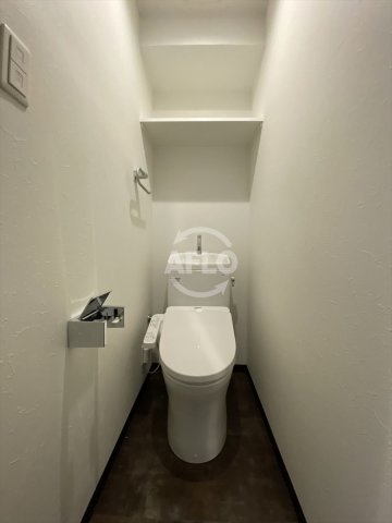 トイレ　プレジオ本町　温水洗浄便座