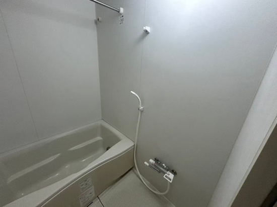 バス・シャワールーム　嬉しい浴室乾燥機付きです♪