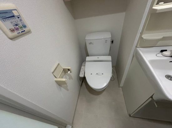 トイレ　嬉しい温水洗浄便座♪