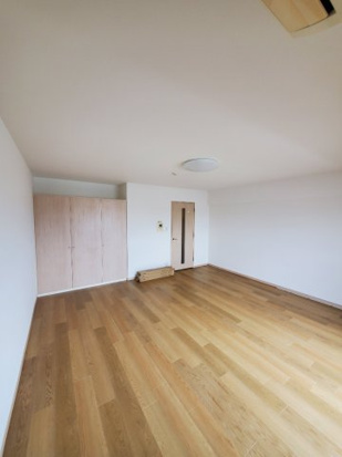 居室・リビング　使いやすい形の為、レイアウトを楽しめます♪