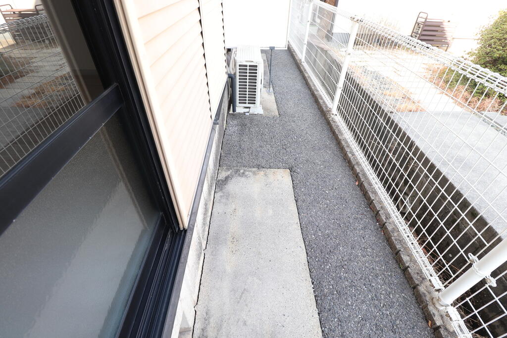 バルコニー　バルコニードアには、シャッター付き♪