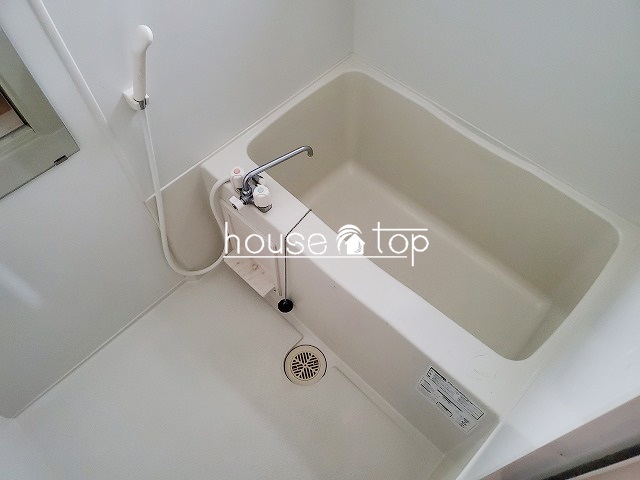 バス・シャワールーム　広々とした浴室