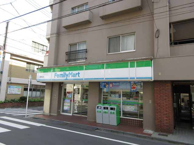 コンビニ　ファミリーマート（コンビニ）まで250m