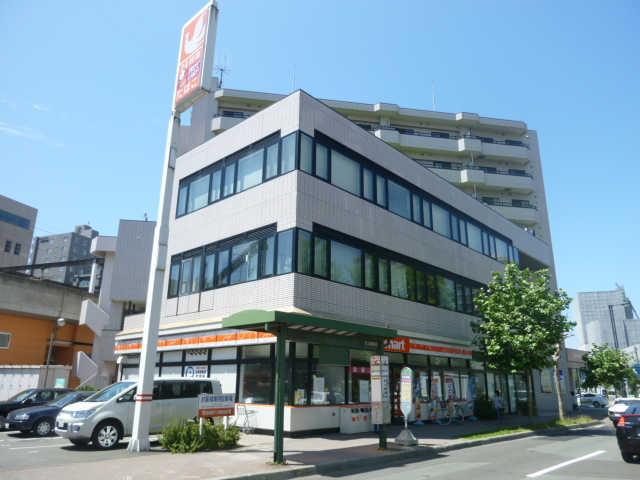 コンビニ　セイコーマート（コンビニ）まで233m