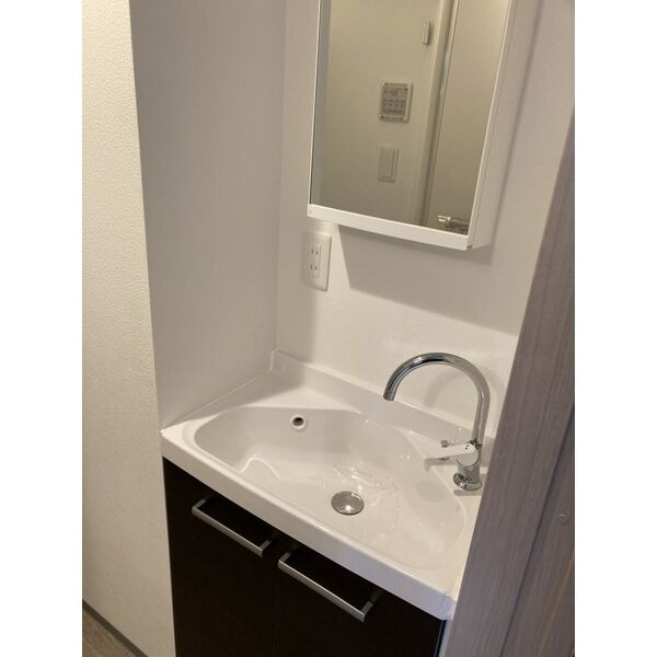 洗面設備　お出かけ前の支度はこちらでされてください