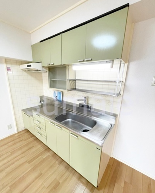 キッチン　明るいキッチンです。