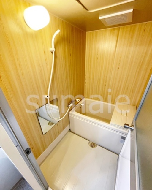 バス・シャワールーム　綺麗な浴室です。